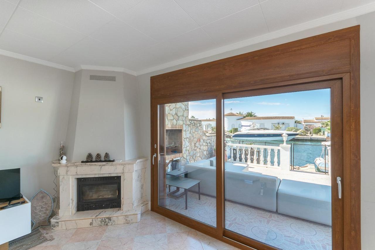 Casa Con Vista Al Canal