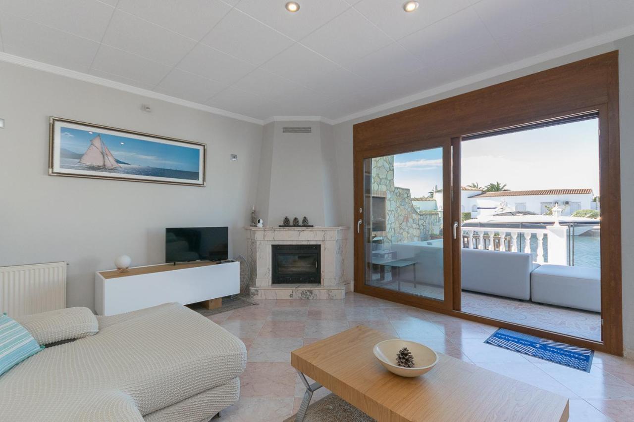 Casa Con Vista Al Canal * Roses
