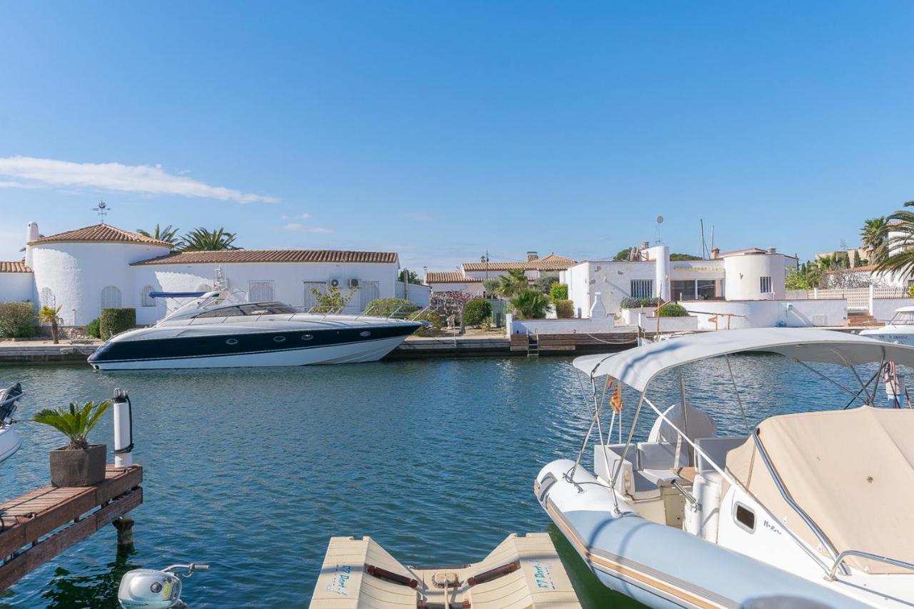 Casa Con Vista Al Canal Roses