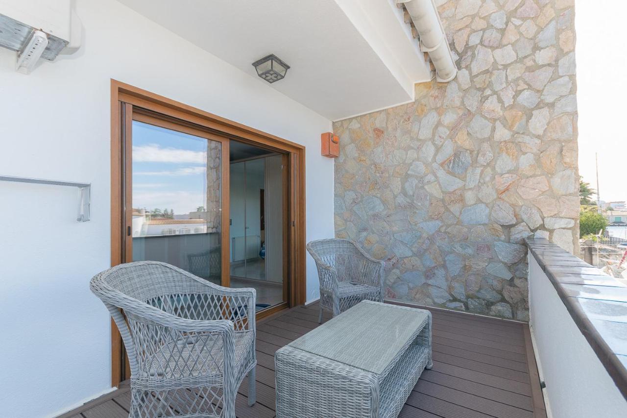 Casa Con Vista Al Canal Roses