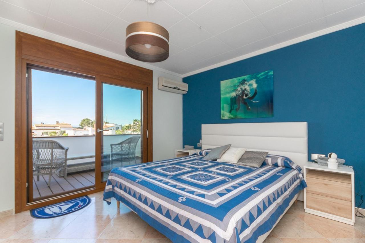 Casa Con Vista Al Canal Roses